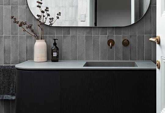 Disraeli Street - Vanity