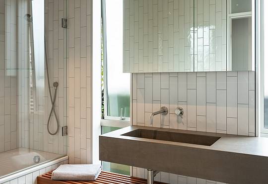 Flying Cloud House - Vanity